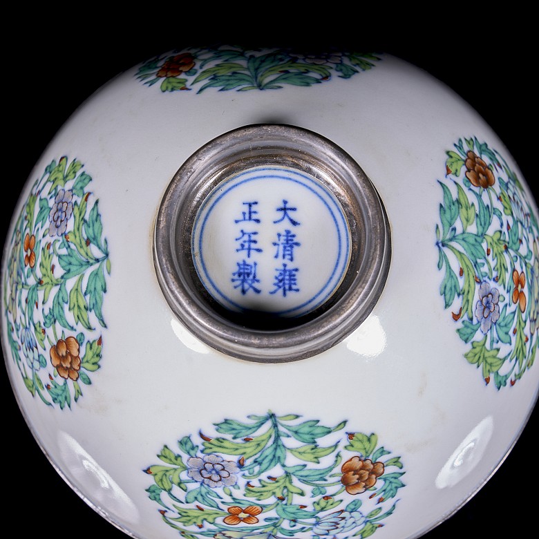 Porcelain and silver bowl with ‘Doucai’ decoration, Qing Dynasty