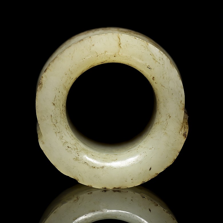 Carved jade ring, Eastern Zhou dynasty