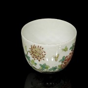 Tea bowl with chrysanthemums, 20th century