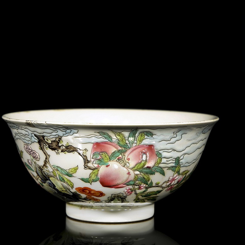 Bowl with peaches, 20th century