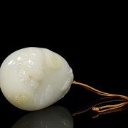 White jade pendant 'Squirrel and butterfly', Qing dynasty, Qianlong