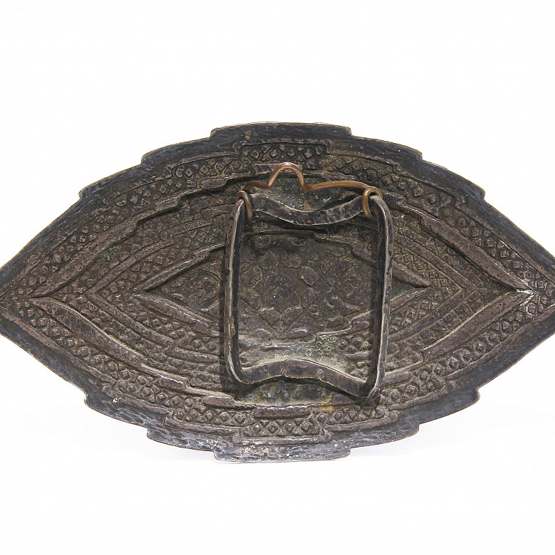 Bronze belt buckle