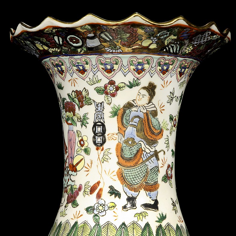 Cantonese enameled vase with palace scenes, 20th century