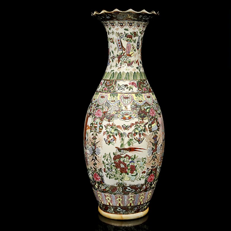 Cantonese enameled vase with palace scenes, 20th century