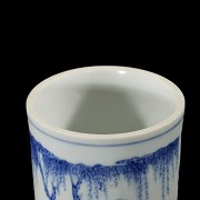 Porcelain brush pot ‘Garden Scene’, 20th century