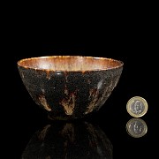 Ceramic bowl with ‘Tiger Skin’ glaze, Jizhou Kiln