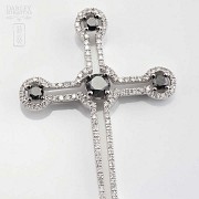 Beautiful 18k gold cross and 1.30cts diamonds