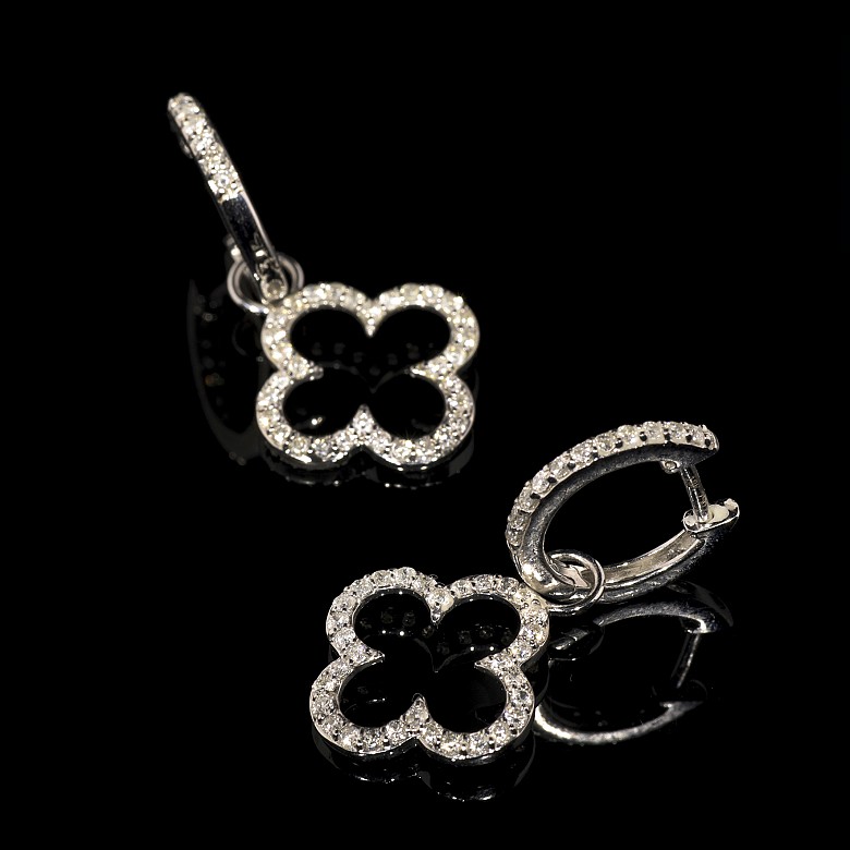 Pendientes en oro blanco de 18 k y diamantes