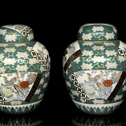 Pair of Imari jars, Japan 20th century