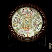 Cantonese porcelain dish with wooden frame, 20th century