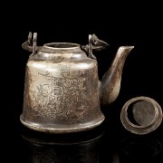 Small silver teapot ‘Lady and Child’, Qing dynasty