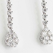 Earrings in 18k white gold and diamonds.