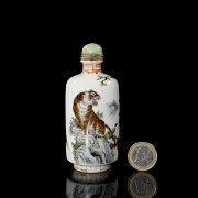 Porcelain snuff bottle ‘Tiger and Poem’, with Kangxi stamp