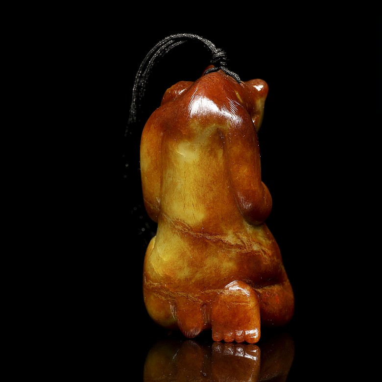 Bear jade figure, Tang dynasty