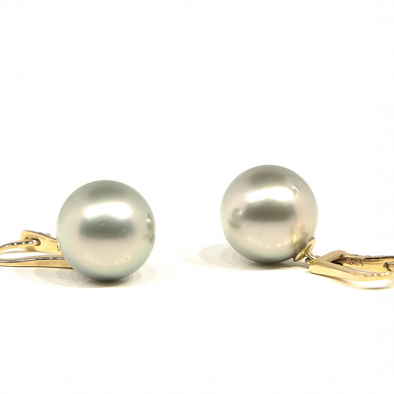 Tahitian pearl earrings