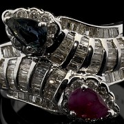 18kt white gold ring with diamonds and stones