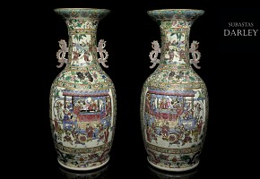 Pair of large porcelain vases, famille rose, Qing dynasty