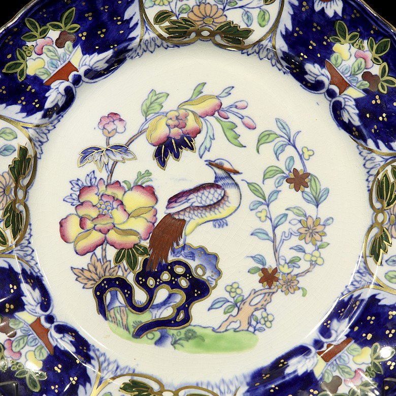 Mason's England Pottery, pair of hand-painted “Chinoiserie” plates, 19th century