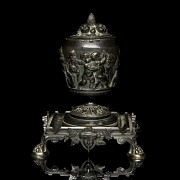 Bronze writing desk ‘Bacchus’, 17th-18th century - 2