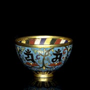 Small gilt-bronze bowl with cloisonné enamel, with Qianlong seal