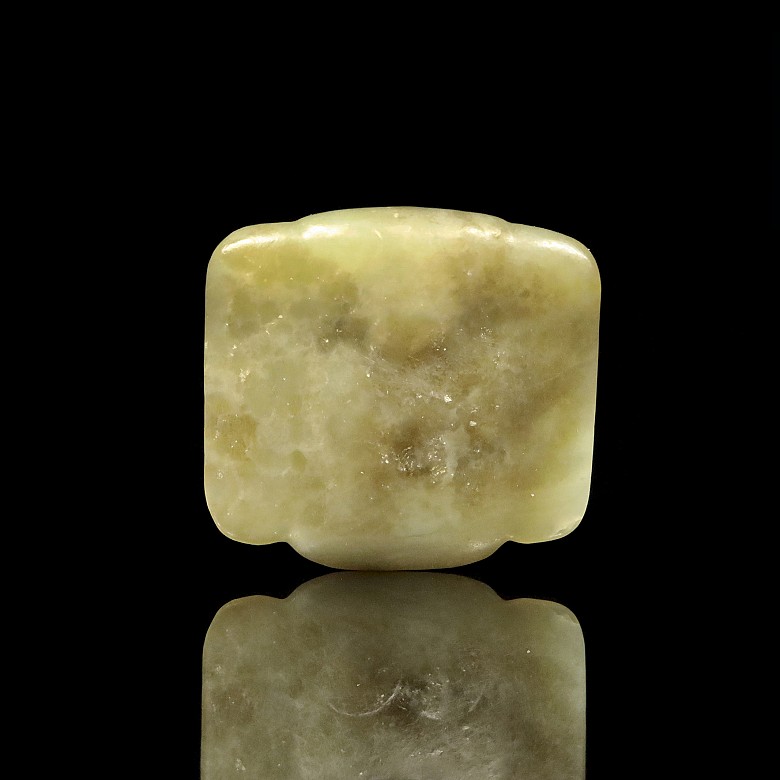 Carved jade pendant, Hongshan culture style