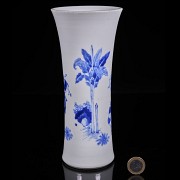 Blue and white porcelain vase “Heavenly Garden”, Qing dynasty