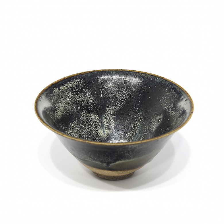 Ceramic bowl with black glaze, Song style