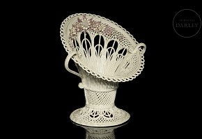 Manises porcelain centrepiece, 20th century