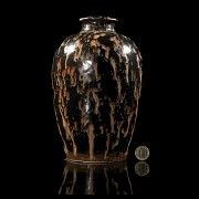 Meiping vase with ‘Tiger-skin’ glaze, Song dynasty