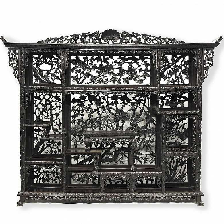 Chinese carved wooden bookshelf, 20th century