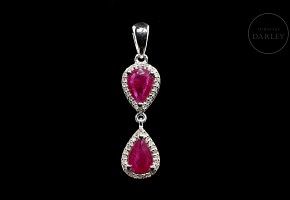 Pendant in 18 kt white gold with rubies and diamonds