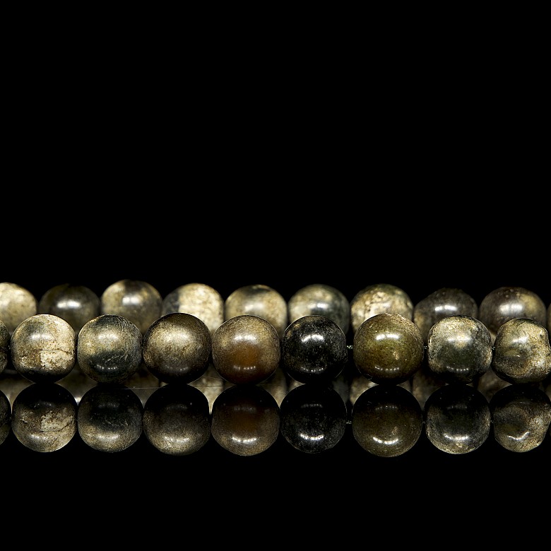 Jade bead necklace, Ming dynasty