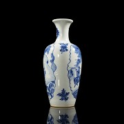 Blue and white porcelain vase ‘Scene’, with Kangxi seal