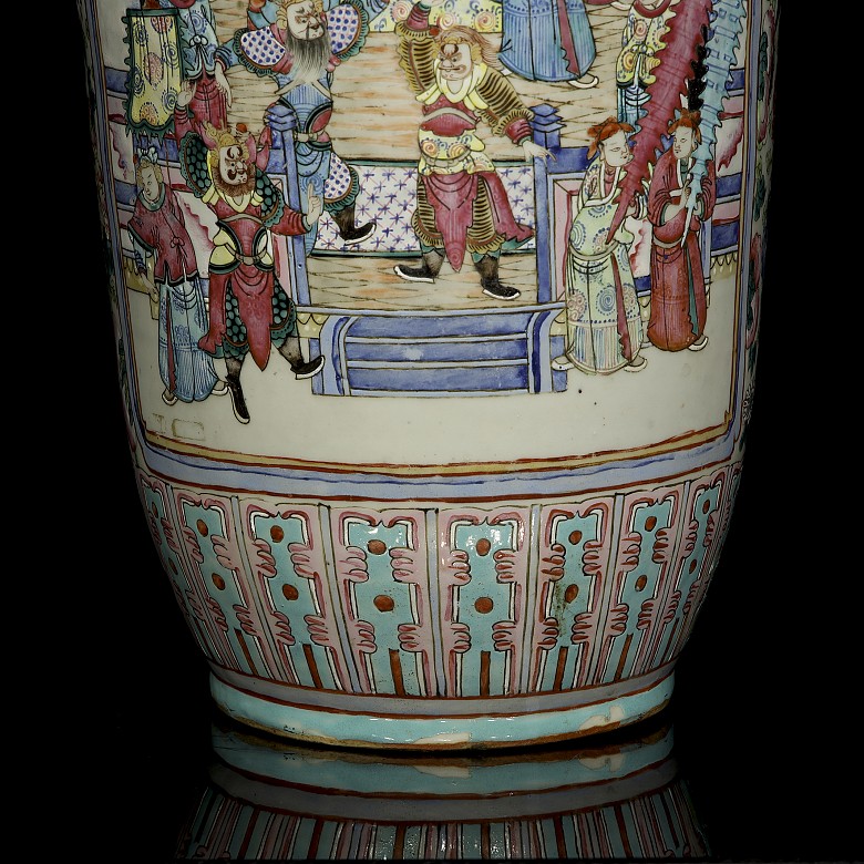 Porcelain vase “ famille rose”, Qing dynasty