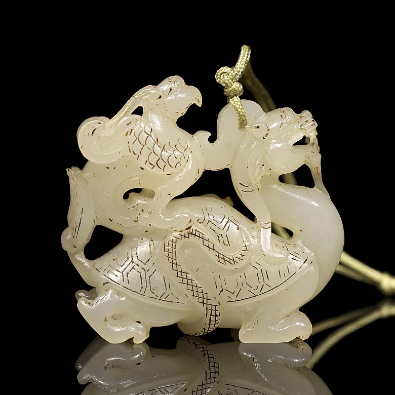 Carved jade pendant 'dragon and phoenix', Eastern Han Dynasty