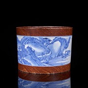 Blue-and-white porcelain ‘Landscape’ brush pot, Qing Dynasty