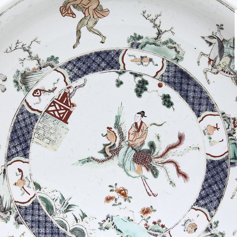 Large enameled porcelain plate, Qing dynasty.