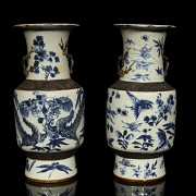 Pair of “Nanking” vases, Qing dynasty