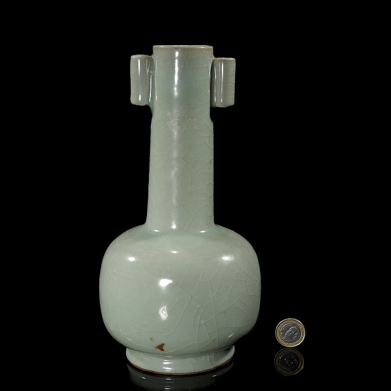 Arrow vase with celadon glaze, Longquan style, Yuan Dynasty