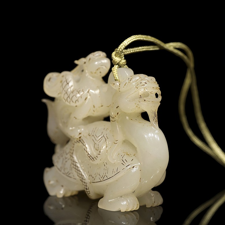 Carved jade pendant 'dragon and phoenix', Eastern Han Dynasty