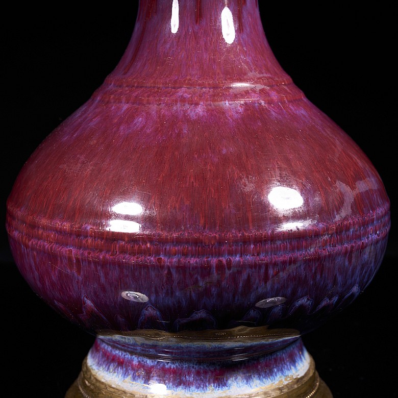 Ceramic vase with “flambé” glaze, Qing dynasty