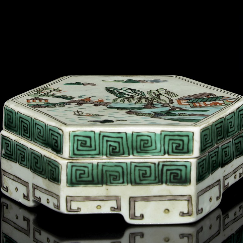 Enamelled porcelain boxes, China, 20th century