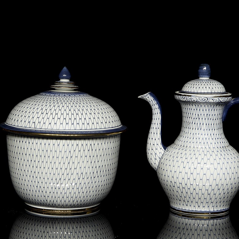 Conjunto de tetera y recipiente de porcelana, s.XX - 5