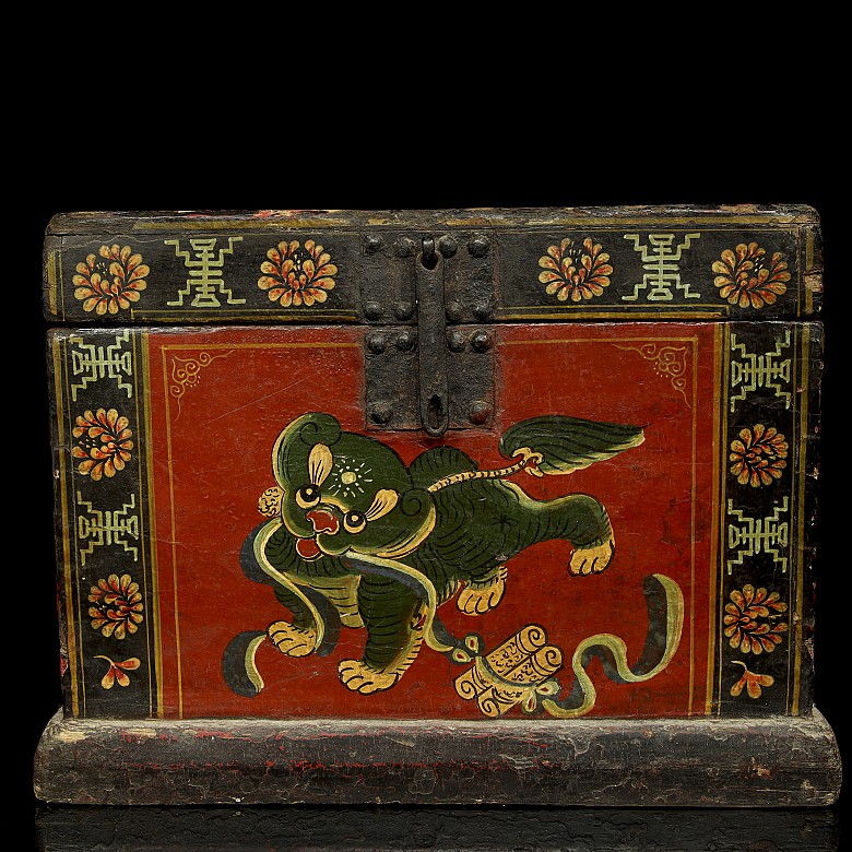 Tibetan polychrome wooden box, 19th-20th century