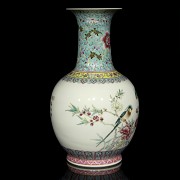 Porcelain vase 