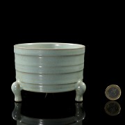 Longquan celadon ware censer, Song style