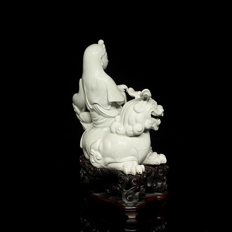 Porcelain figurine ‘Manjushri on foo dog’, Qing Dynasty