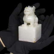 Imperial white jade 'ziqiang buxi' seal, Qing dynasty, Qianlong period (1736 - 1795)