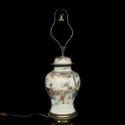 Porcelain tibor with lamp, Qing dynasty