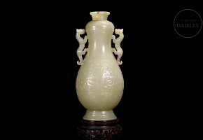 Hetian ‘Tigers’ jade vase, Qing dynasty